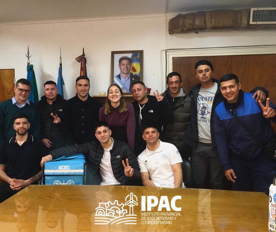 El presidente del IPAC, Gildo Onorato, se reunió con jóvenes de la Cooperativa “Mi Ciudad Envíos”